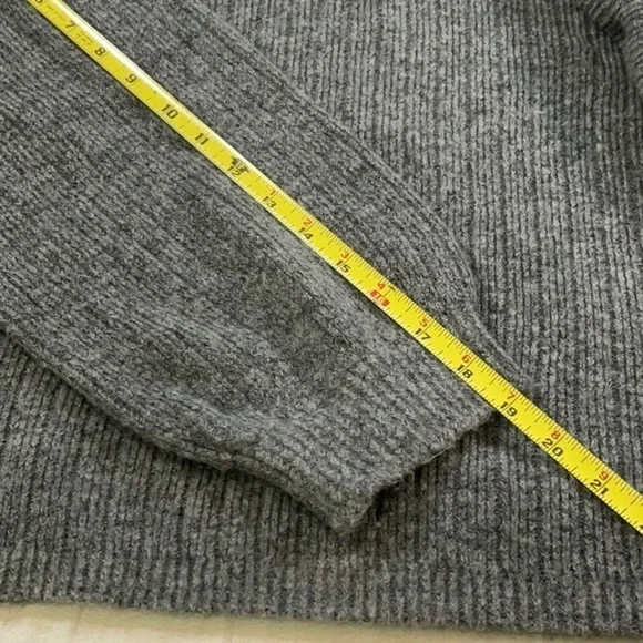 Dkny gray sweater, size XXL - Picture 6 of 10